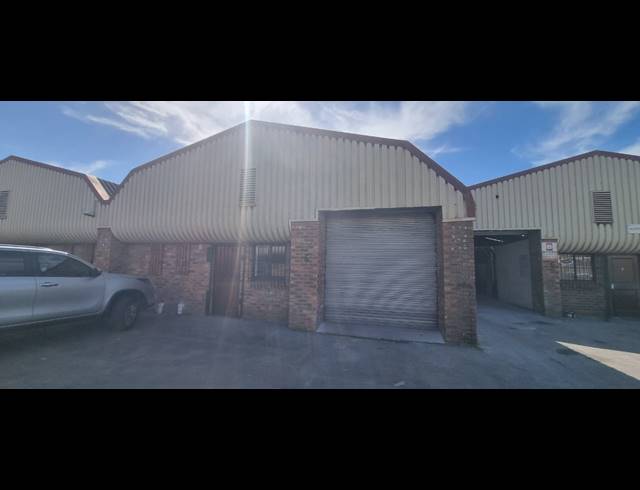 300M² WAREHOUSE TO LET IN AIRPORT INDUSTRIA